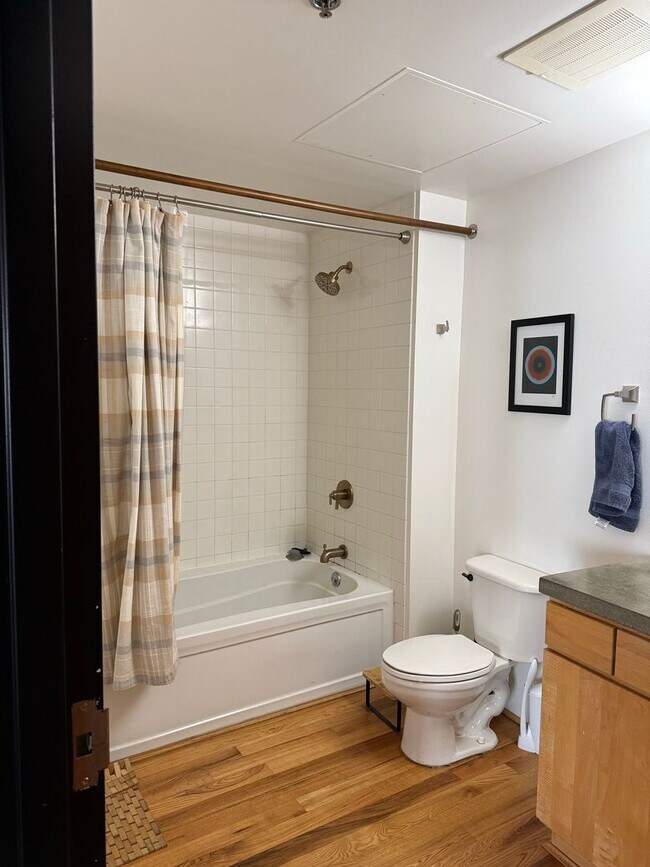 Building Photo - Full Service Executive Fully Furnished All Inclusive Architectural Penthouse Loft Downtown Denver