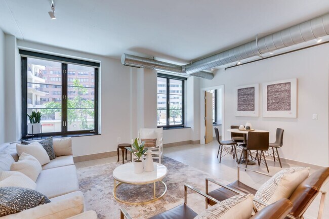 Building Photo - Logan Circle Condo | 2 Bed | 2 Bath | 1,000 Sf | 1 Garage Parking Space
