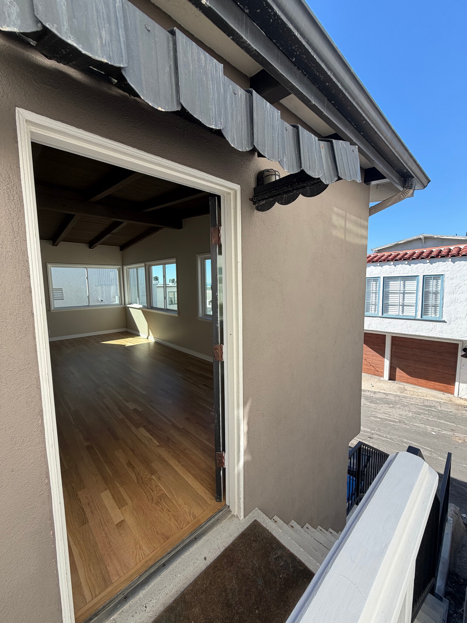 Building Photo - 221 Marine Ave