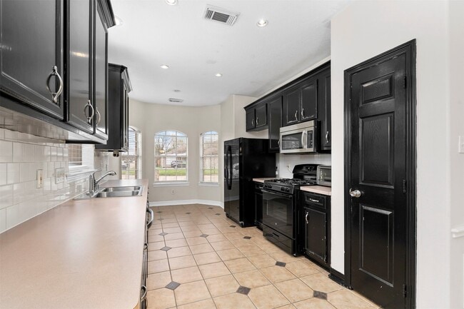 Building Photo - 2227 Oakwell Ln