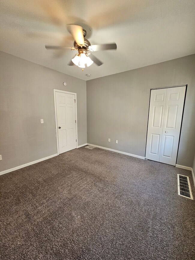 Building Photo - 1112 12th St.