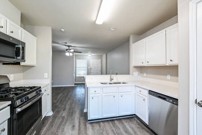 Building Photo - 21446 Wilona Way