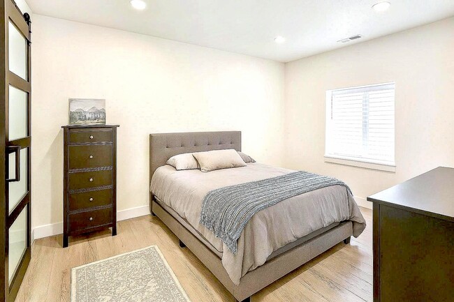 Building Photo - 10339 Wrangell Cir