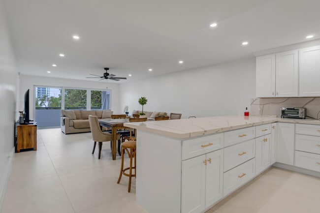 Building Photo - 401 Briny Ave