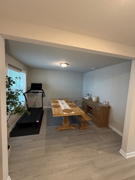 Building Photo - 24570 Broken Sound LP