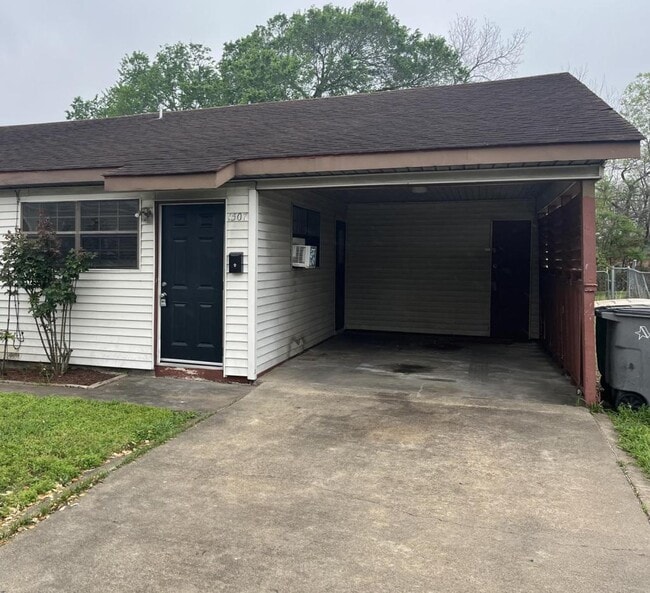 Primary Photo - 1507 E North St