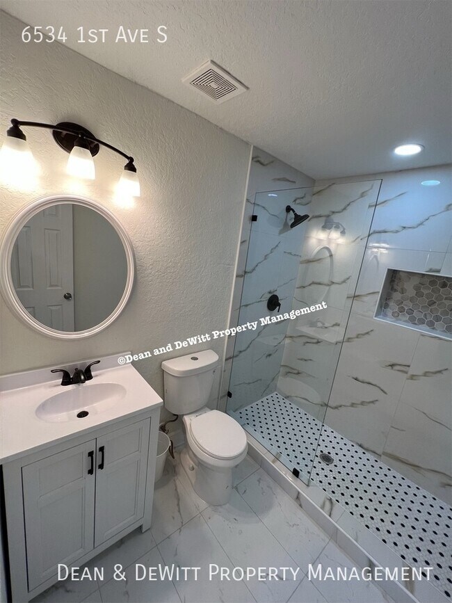 Building Photo - 6534 1st Ave S