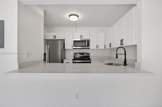 Building Photo - 800 SW 104th Ct