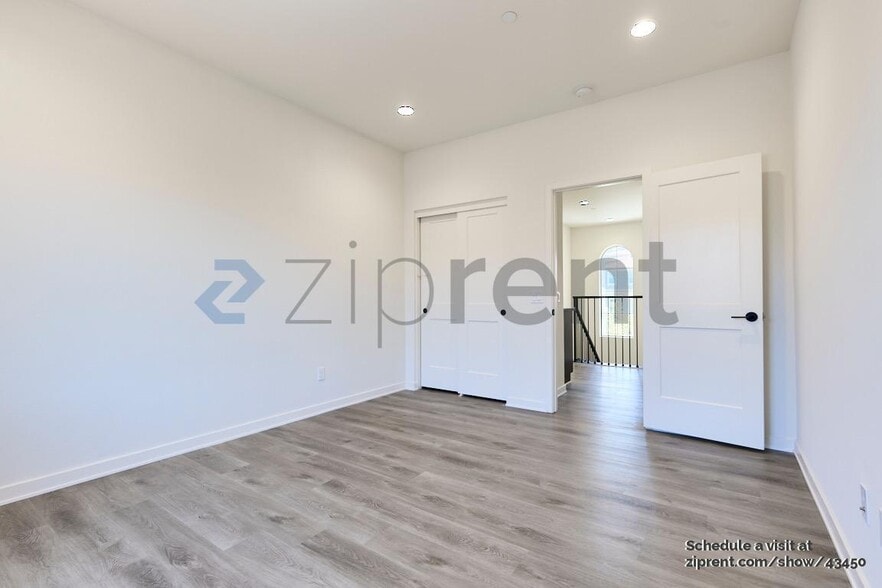 Building Photo - 106 High Mdw