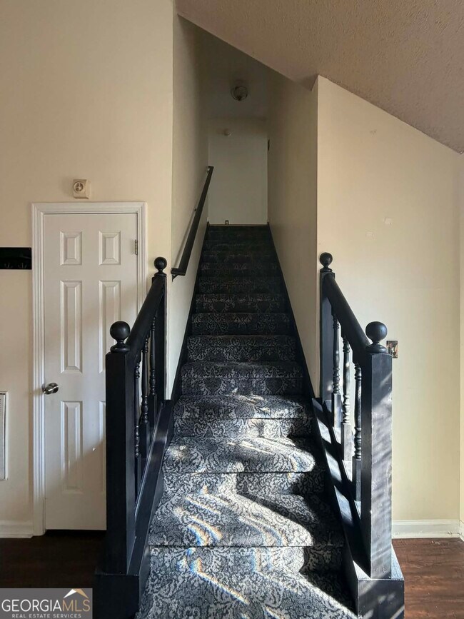 Building Photo - 2890 Duncan Pl