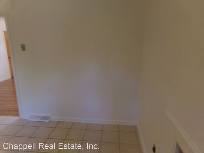 Building Photo - 2 br, 1 bath House - 15711 S. Crater Rd.