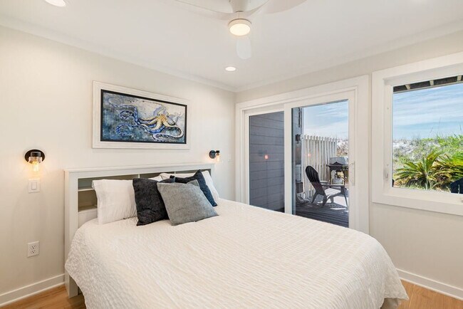 Building Photo - 100 S Spooky Ln