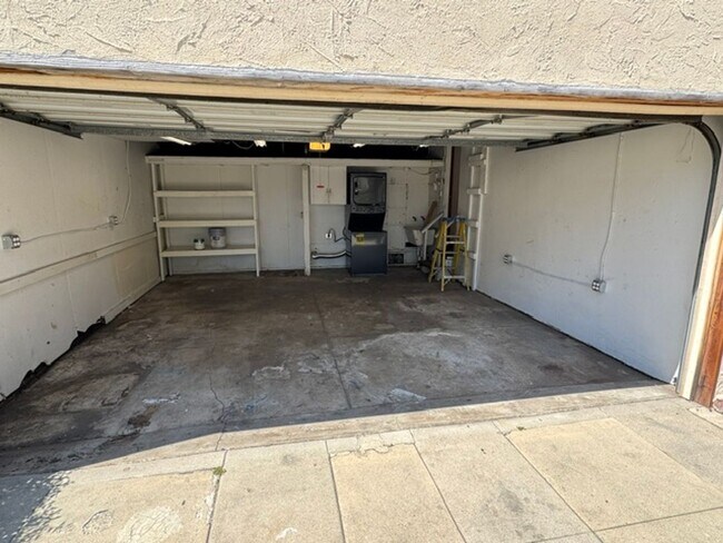 Building Photo - 2501 Eucalyptus Ave