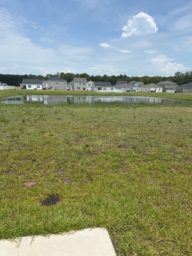 Building Photo - 306 Salvia St