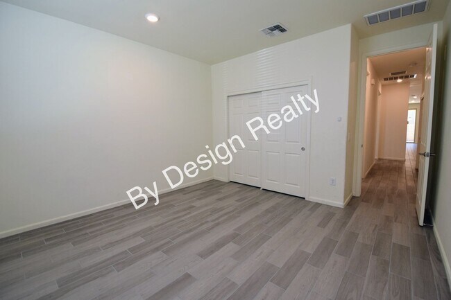 Building Photo - Gladden Farms 3 Bed 2 Bath+Den - 3 Car Garage