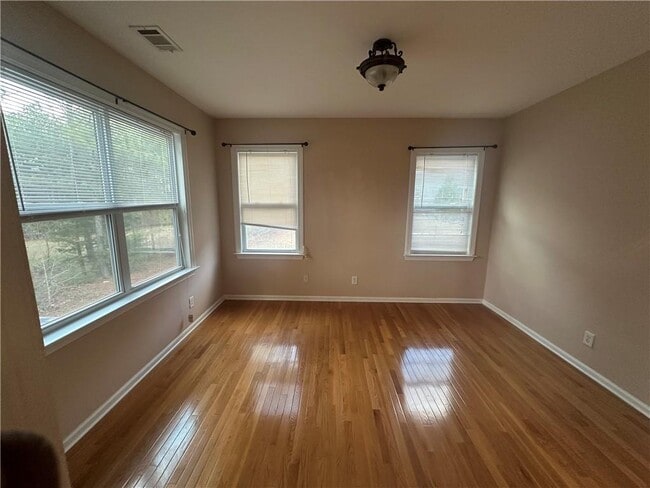 Building Photo - 61 Longwood Ct