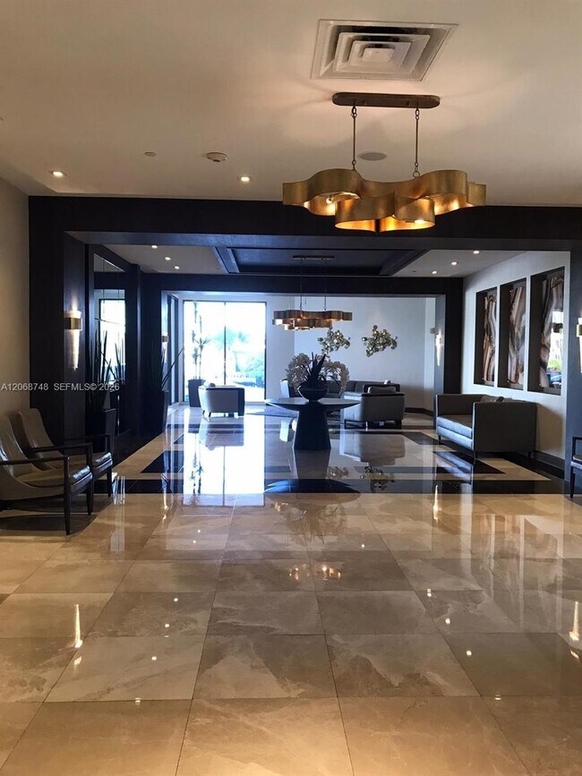 Building Photo - 20515 E Country Club Dr