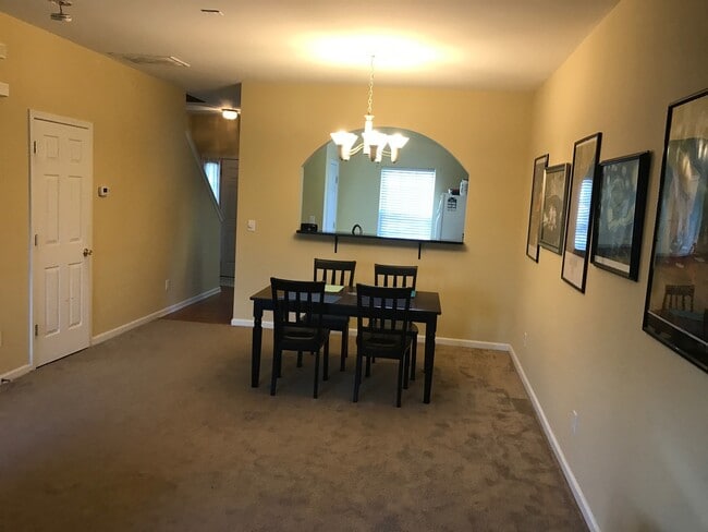 Building Photo - 2224 Winthrop Chase Dr