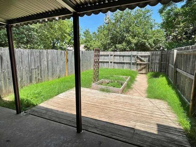 Building Photo - Spacious 3 Bedroom 3 Bath Home in NW OKC!! MOVE IN SPECIAL!!