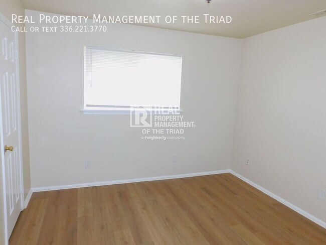 Building Photo - 4302 Parker St