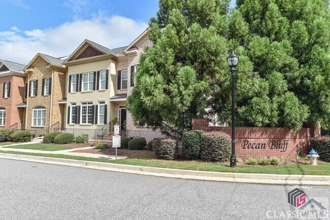 Primary Photo - 100 Pecan Bluff Dr