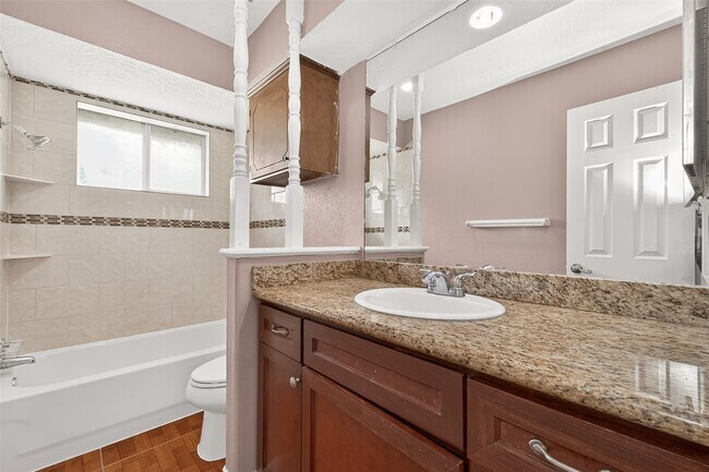 Building Photo - 7403 Shady Vale Ln