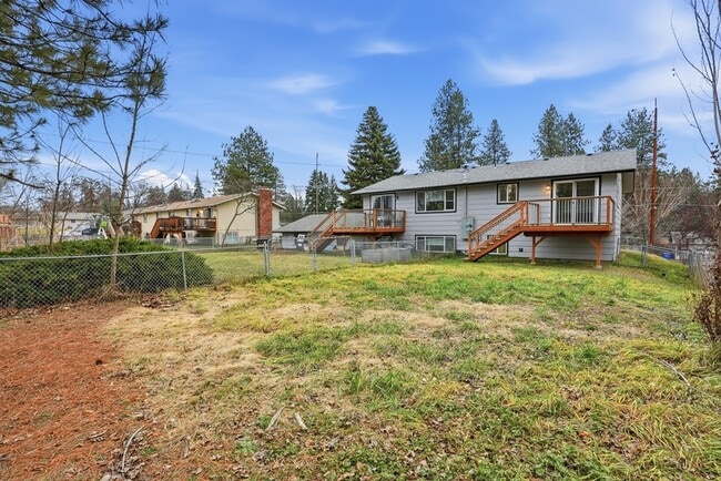 Building Photo - 10921 E 16th Ave