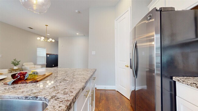 Building Photo - 5430 Camaguey St