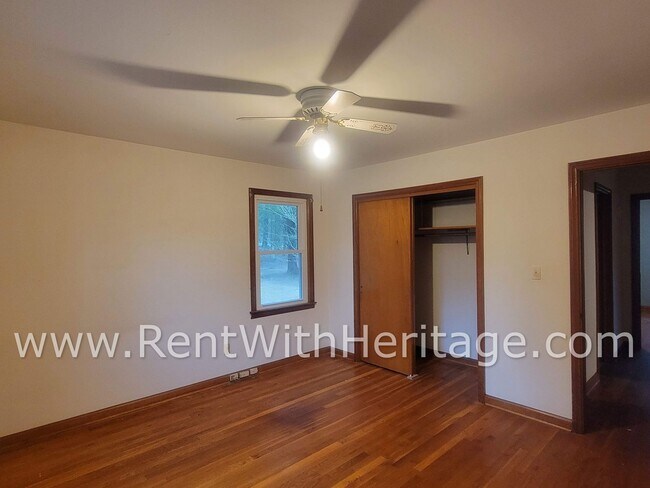 Building Photo - GRAMPA'S BUNGELOW - AWESOME BRICK RANCH WITH FULL UNFINISHED BASEMENT / GREAT LOCATION