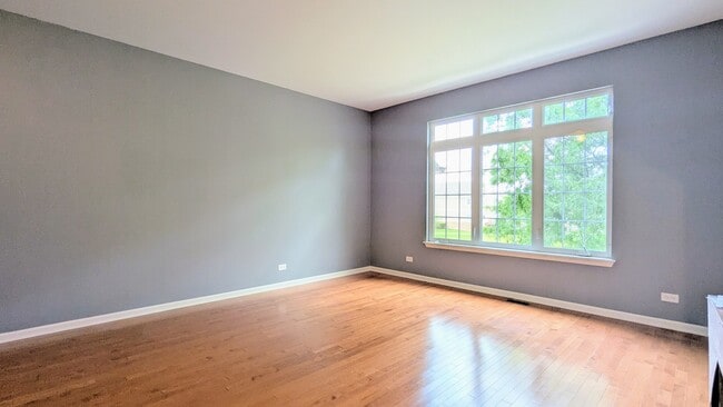 Building Photo - 284 Edmundton Cir
