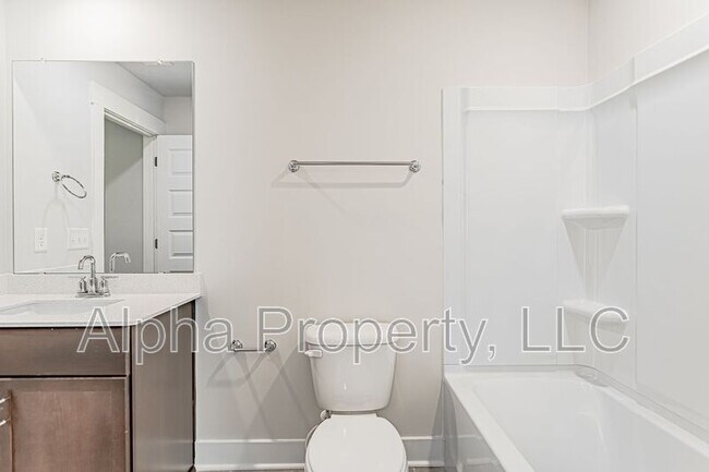 Building Photo - 38 Centimeters Dr