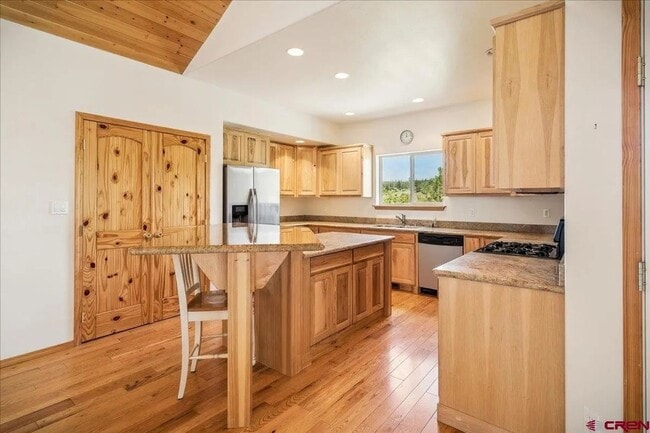 Building Photo - 3-Bedroom Home in Prime Location