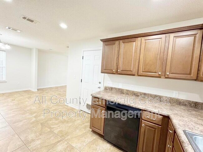 Building Photo - 293 Dahlquist Dr