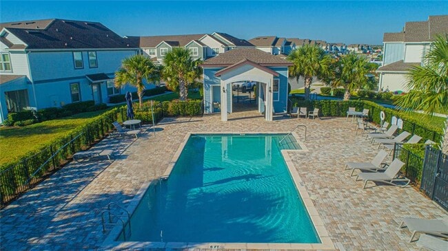 Building Photo - 3851 Plainview Dr