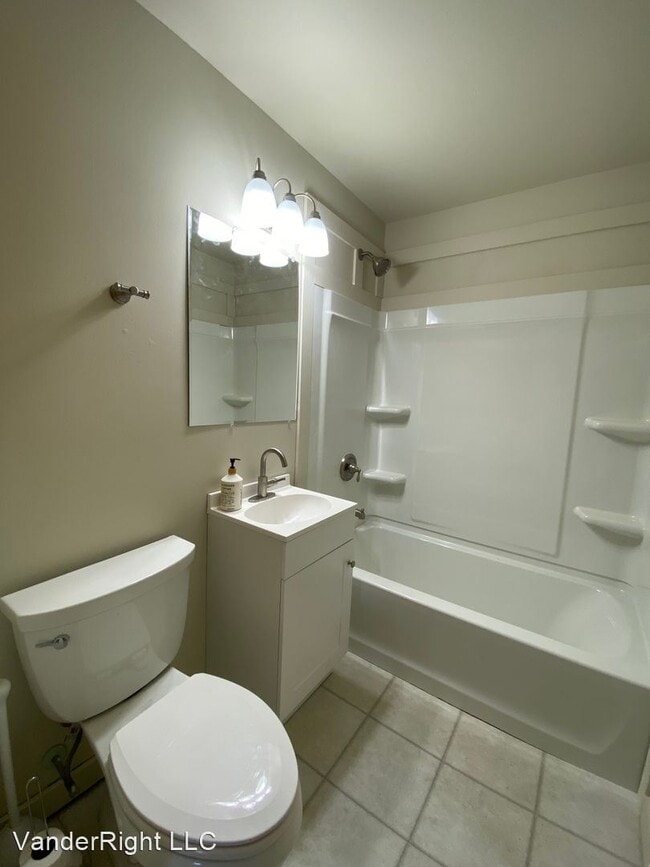 Building Photo - 3 br, 2 bath House - 2512 S Lyndale Ave