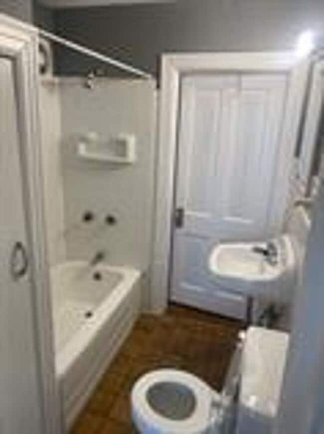 Building Photo - 210 N Central Ave