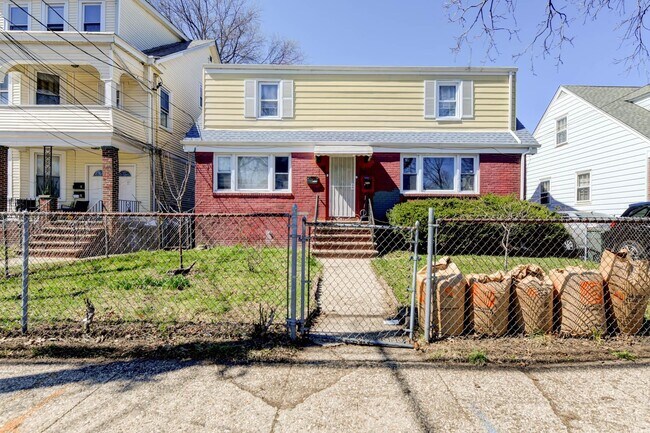 Building Photo - 245 Orange Ave