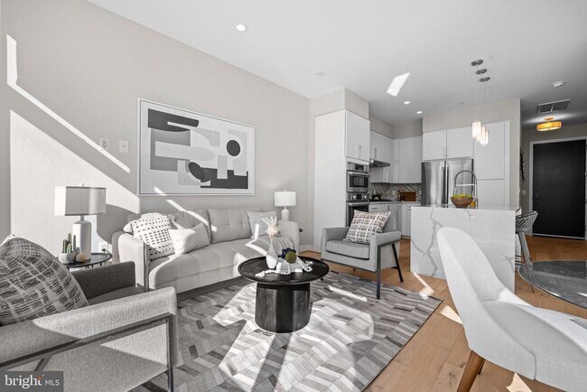 Building Photo - 646 H St NE