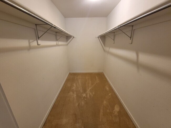 Building Photo - Super spacious 1 bedroom condo in South Boulder with reserved parking