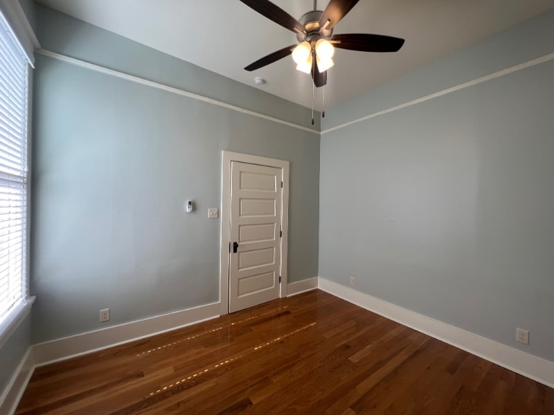 Building Photo - 514 E 8th St