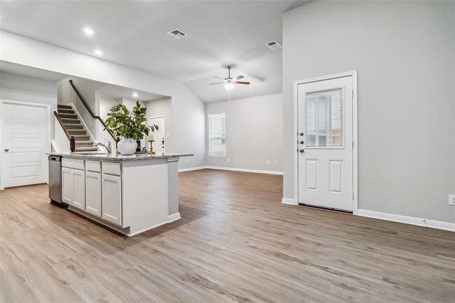 Building Photo - 428 Cross Barn Blvd