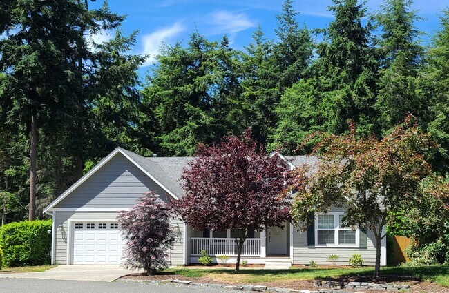 Building Photo - 2056 Doe Dr