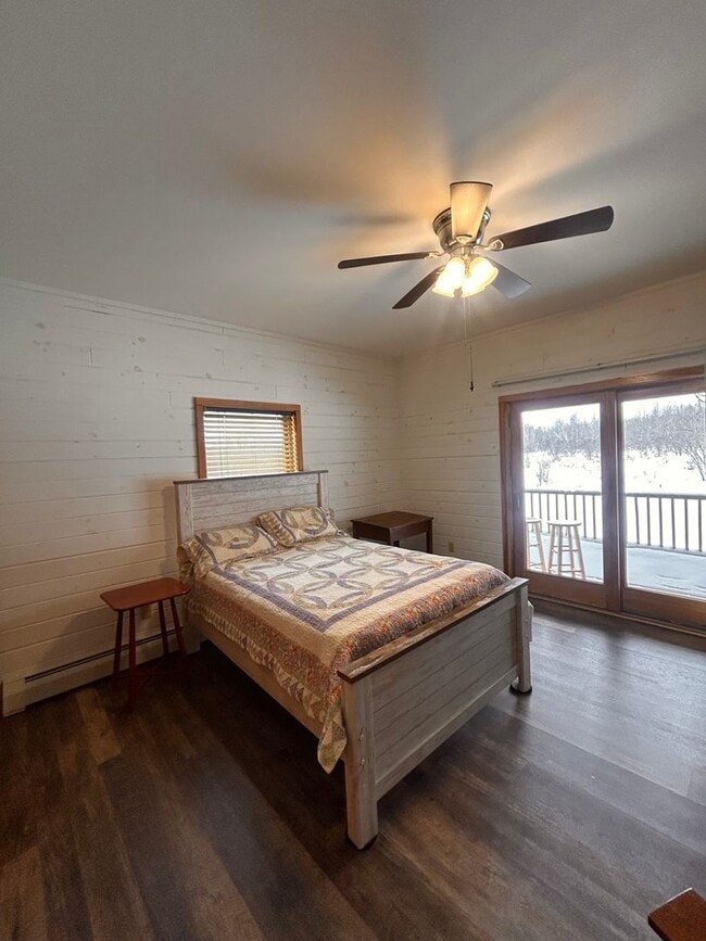 Building Photo - Charming Log Cabin Rental – 3 Bedroom / 2 Bath | Carthage School District