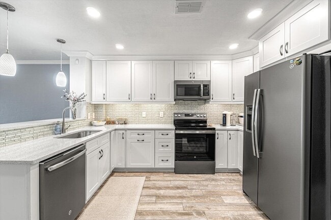 Building Photo - 3385 Coastal Hwy