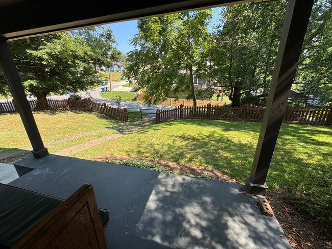 Building Photo - Historic Shiloh - One Level, Three Bedroom...