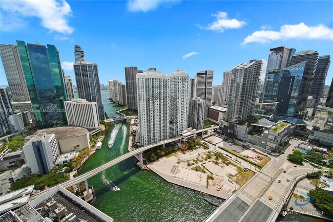 Primary Photo - 350 S Miami Ave