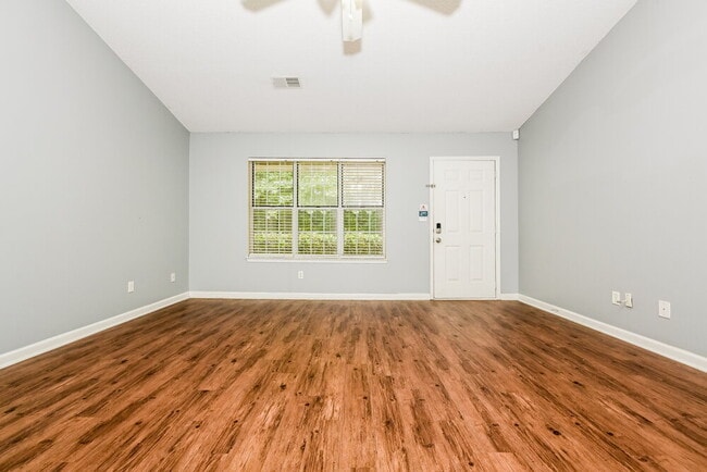 Building Photo - 1577 Red Briar Way