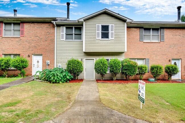 Primary Photo - 220 Carl Nichols Dr