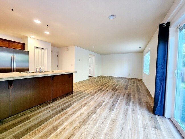 Building Photo - Prime Amber Skyline Home for Lease: Comfort and Convenience Await