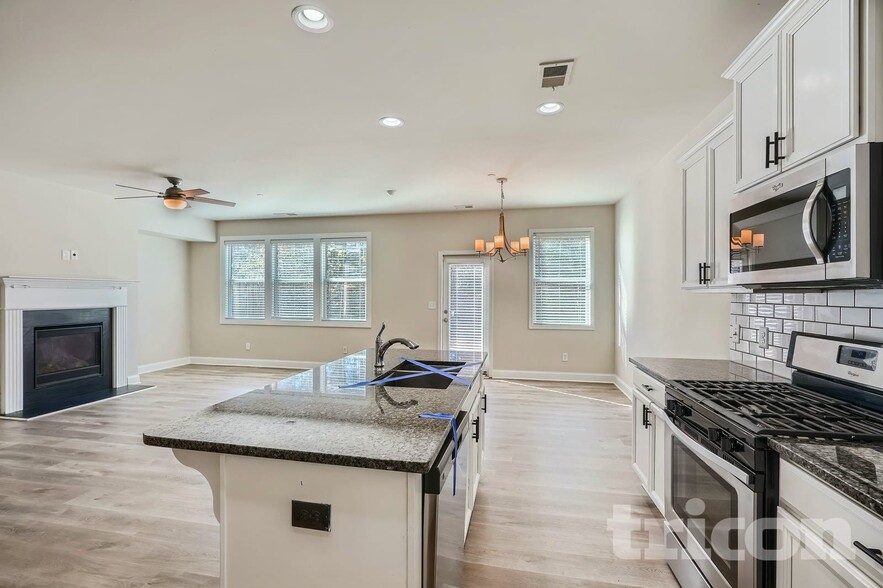 Building Photo - 1012 Candela Ln